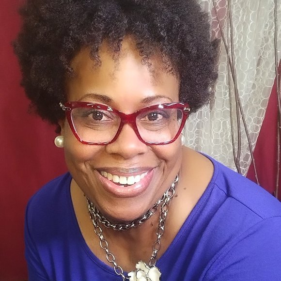 Meet your Posher, Monique - Picture 1 of 1